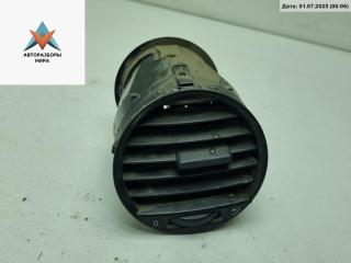 дефлектор обдува салона Volkswagen Caddy 3 поколение 2009, 1.4 л., бензин, МКПП, красный, фургон, 2K0819703B