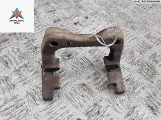 скоба суппорта Volkswagen Caddy 3 поколение 2009, 1.4 л., бензин, МКПП, красный, фургон