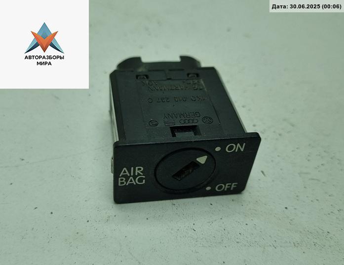 кнопка (выключатель) Volkswagen Caddy 3 поколение 2009, 1.4 л., бензин, МКПП, красный, фургон, 1K0919237C - фото №1