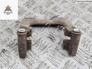 скоба суппорта Volkswagen Caddy 3 поколение 2009, 1.4 л., бензин, МКПП, красный, фургон