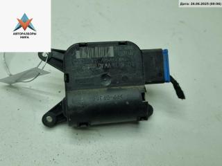 моторчик заслонки печки Volkswagen Caddy 3 поколение 2009, 1.4 л., бензин, МКПП, красный, фургон, 1K0907511C