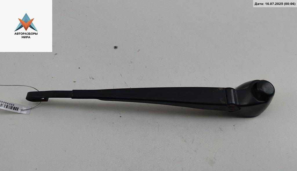 Щеткодержатель (поводок стеклоочистителя) задний Volkswagen Passat B5 1998, 1.8 л., бензин, МКПП, зелёный, универсал, 3B9955707A - фото №1