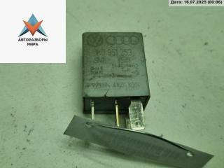 реле (прочие) Volkswagen Caddy 3 поколение 2009, 1.4 л., бензин, МКПП, красный, фургон, 1K0951253