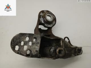 крепление стабилизатора / втулки стабилизатора Audi A6 4B/C5 1998, 2.5 л., дизель, МКПП, синий, универсал, 4B0199351B