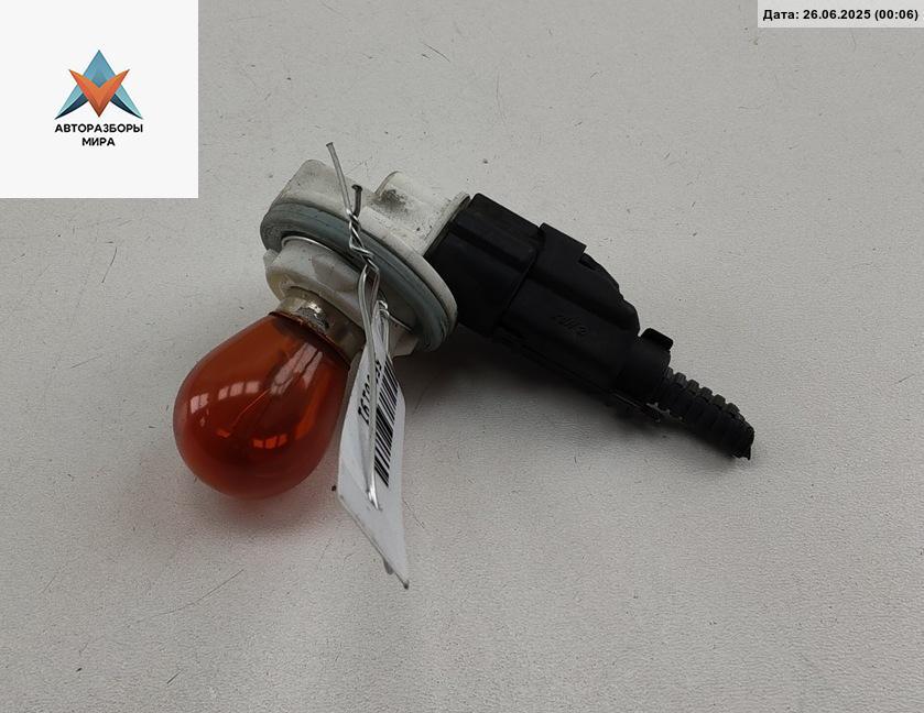 Патрон лампы указателя поворота Hyundai Getz 1 поколение 2002, 1.3 л., бензин, МКПП, красный, хетчбэк 5 дв. - фото №1