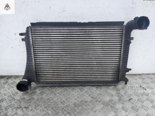 радиатор интеркулера Volkswagen Passat B6 2006, 2.0 л., дизель, МКПП, чёрный, универсал, 1C0145803E