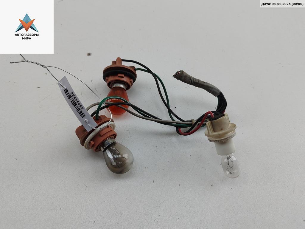 Патрон лампы фонаря Hyundai Getz 1 поколение 2002, 1.3 л., бензин, МКПП, красный, хетчбэк 5 дв. - фото №1