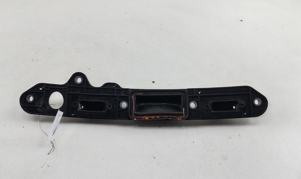 кнопка открытия багажника Volkswagen Touran 2003, 1.6 л., бензин, МКПП, серый, минивэн, 1T0827574
