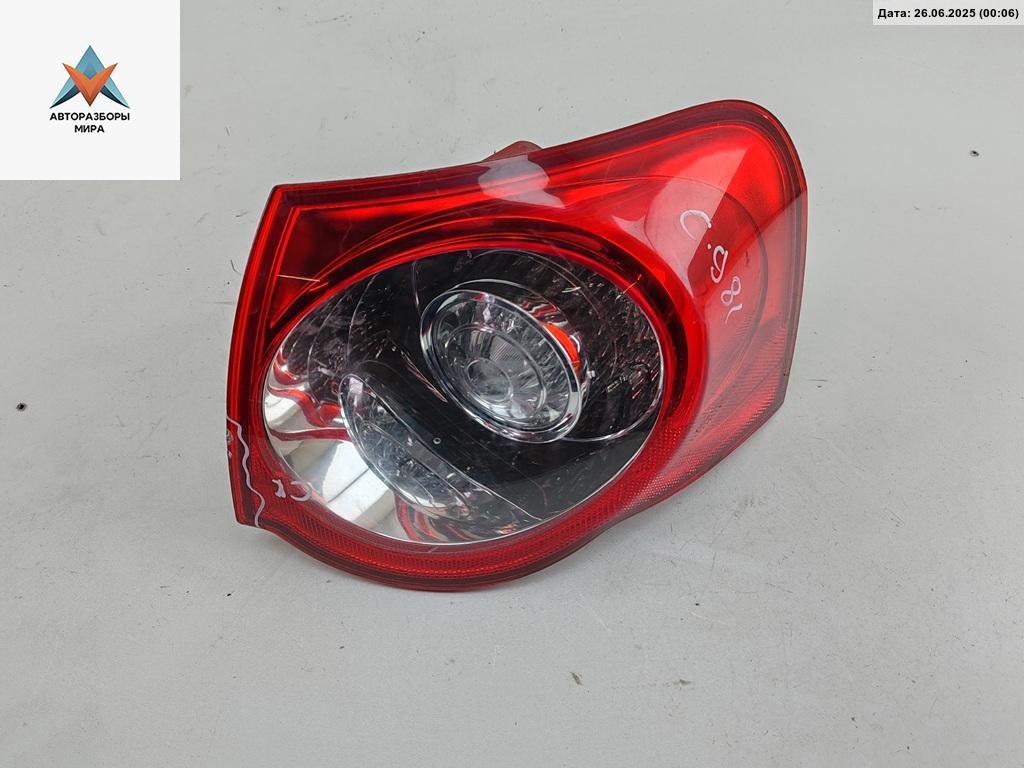 фонарь задний правый Volkswagen Passat B6 2008, 1.8 л., бензин, МКПП, чёрный, универсал, 3C9945096 - фото №1