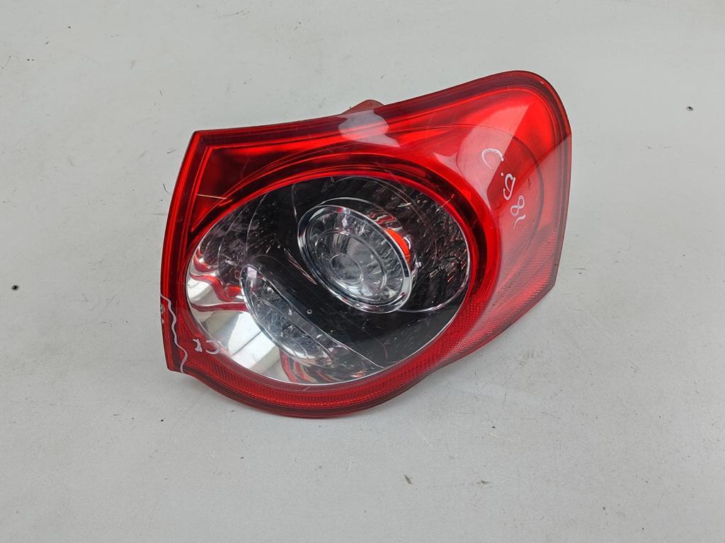 фонарь задний правый Volkswagen Passat B6 2008, 1.8 л., бензин, МКПП, чёрный, универсал, 3C9945096