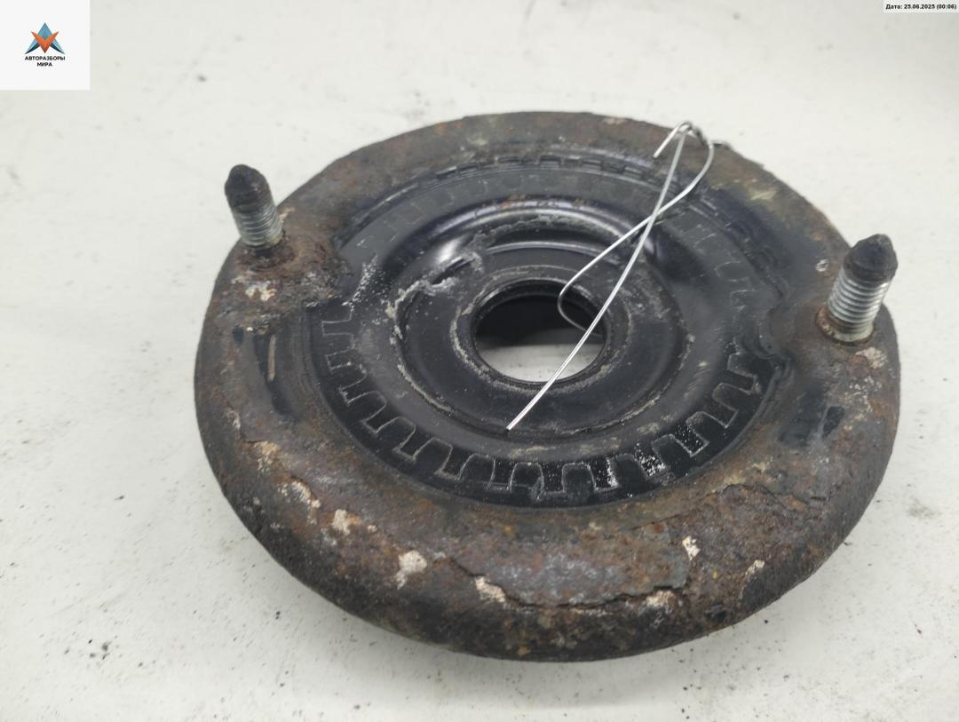 Опора амортизатора переднего (верхняя) Audi A4 B5 1996, 1.6 л., бензин, МКПП, красный, седан, 8D0412109A - фото №1