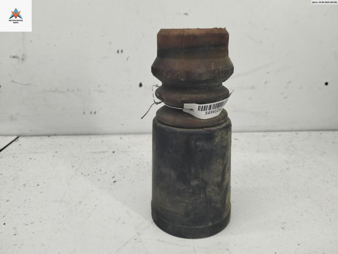 Пыльник амортизатора Audi A4 B5 1996, 1.6 л., бензин, МКПП, красный, седан, 8D0412131F - фото №1