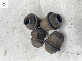 болт колесный Hyundai Getz 1 поколение 2002, 1.3 л., бензин, МКПП, красный, хетчбэк 5 дв.