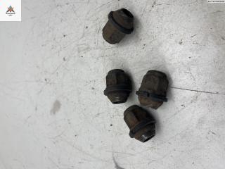 болт колесный Hyundai Getz 1 поколение 2002, 1.3 л., бензин, МКПП, красный, хетчбэк 5 дв.