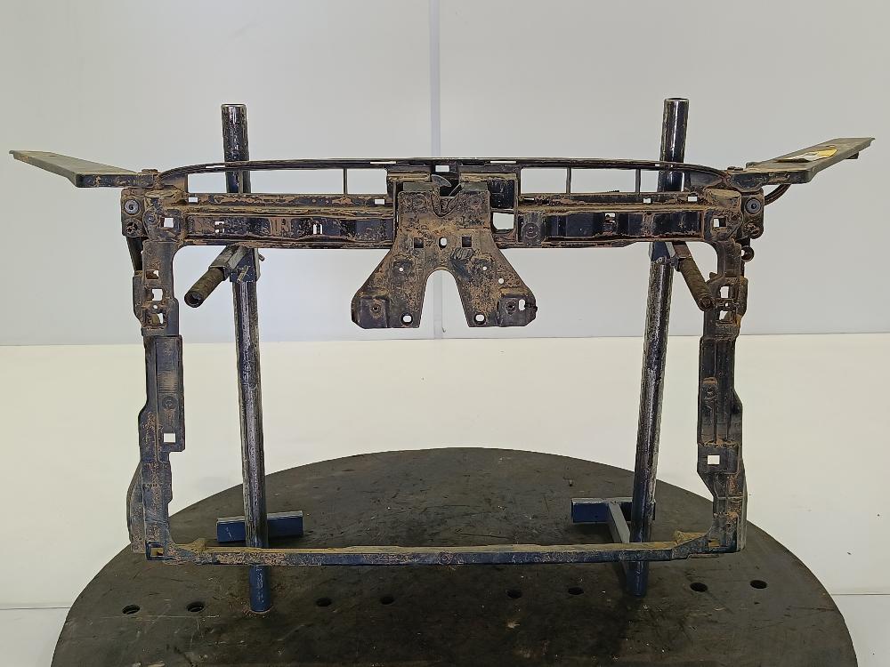 Передняя панель крепления облицовки (телевизор) Volkswagen Passat B8 2017, цвет - фото №1