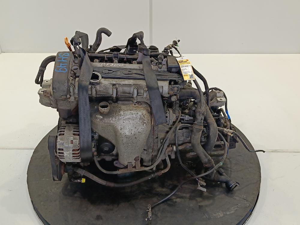 двигатель Volkswagen Golf 4 поколение 2000, цвет, AKQ - фото №1