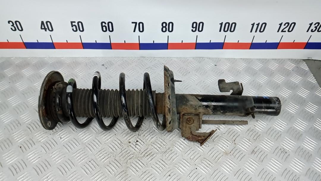 Стойка Land Rover Discovery Sport 1 поколение 2016, 2.0 л., дизель, МКПП, внедорожник 5 дв. - фото №1