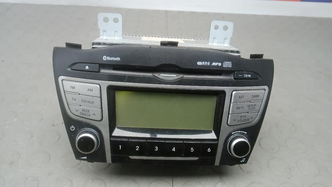 магнитола Hyundai ix35 1 поколение 2012, 1.7 л., дизель, МКПП, внедорожник 5 дв., 961602Y230 - фото №1