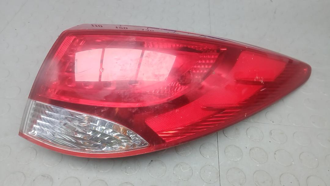 фонарь задний правый Hyundai ix35 1 поколение 2012, 1.7 л., дизель, МКПП, внедорожник 5 дв., 924022Y000 - фото №1