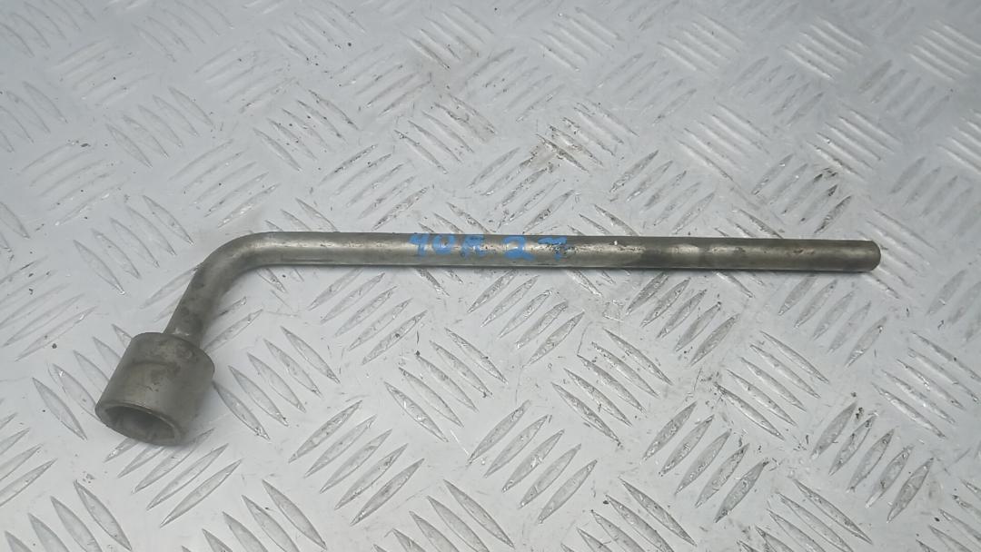 ключ колесный (балонный) Mitsubishi L200 4 поколение 2006, 2.5 л., дизель, АКПП, пикап - фото №1