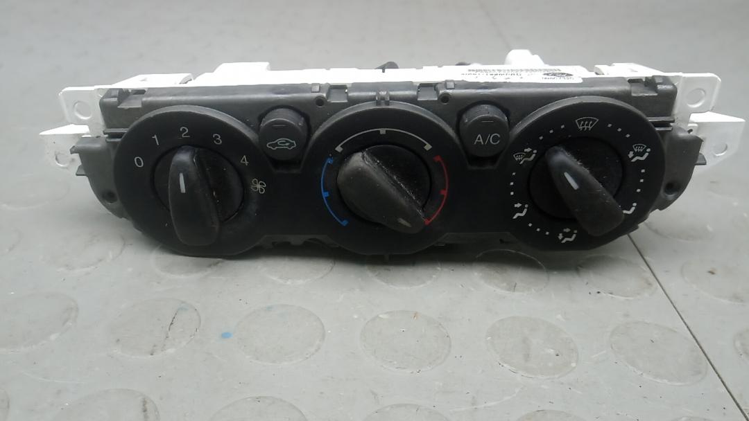 блок управления печки / климат-контроля Ford C-Max 1 поколение 2006, 1.8 л., бензин, МКПП, минивэн, 3M5T19980AD - фото №1
