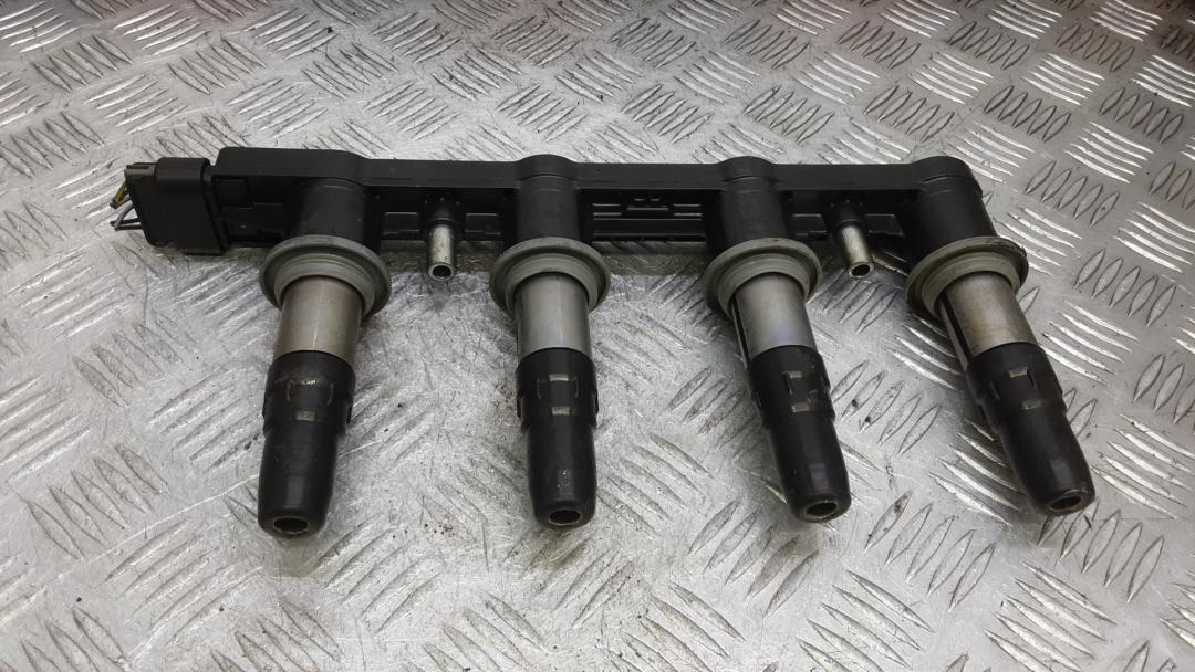 катушка зажигания Chevrolet Cruze 1 поколение 2010, 1.6 л., бензин, МКПП, седан, 25186686 - фото №1