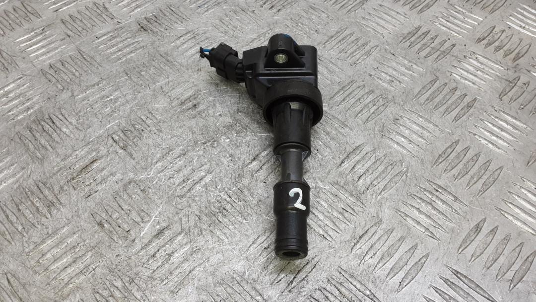 катушка зажигания Hyundai Kona 2018, 1.0 л., T-GDi, бензин, МКПП, хетчбэк 5 дв., 27301-04110 - фото №1