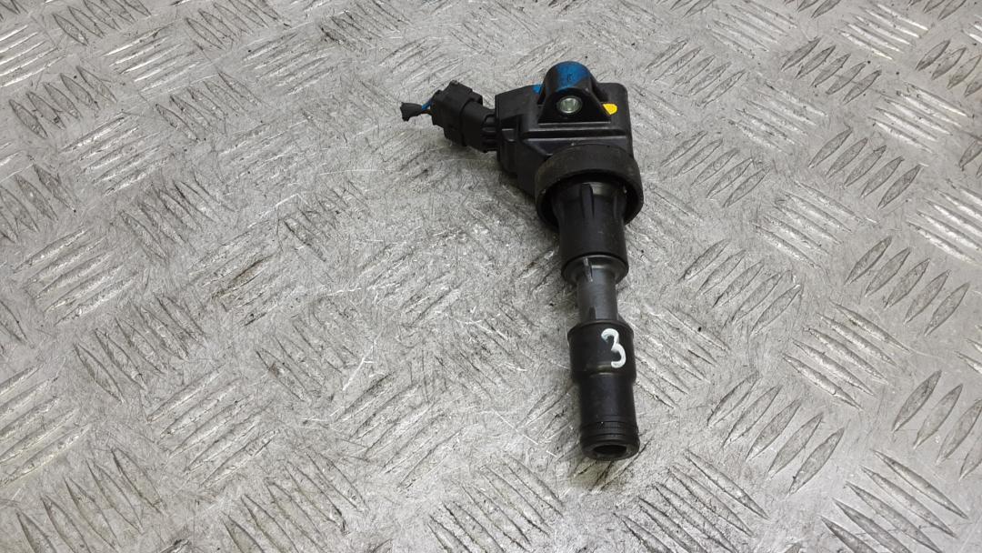 катушка зажигания Hyundai Kona 2018, 1.0 л., T-GDi, бензин, МКПП, хетчбэк 5 дв., 27301-04110 - фото №1