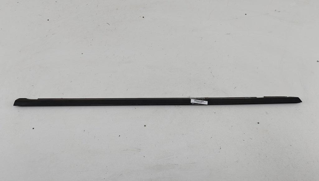 Молдинг стекла двери задней левой наружный Volkswagen Passat B3 1992, 1.8 л., бензин, МКПП, зелёный, седан