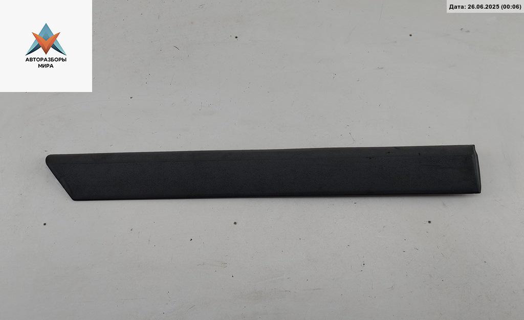 молдинг двери задней правой Volkswagen Passat B3 1992, 1.8 л., бензин, МКПП, зелёный, седан, 357853754 - фото №1