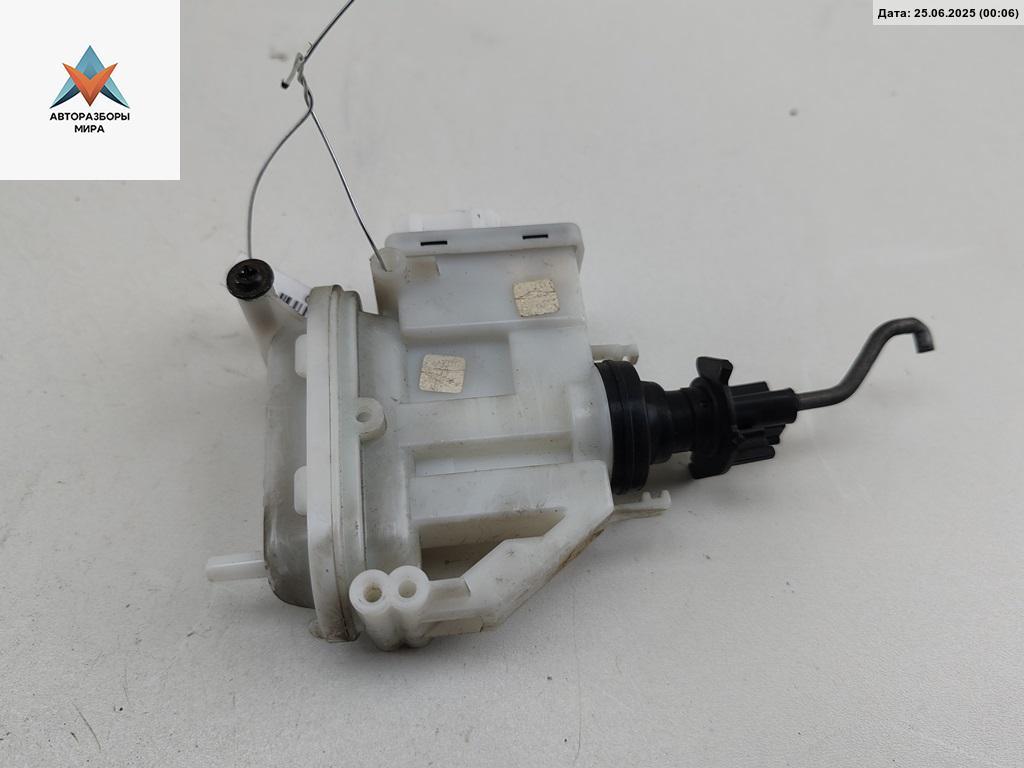 активатор (привод) замка двери Volkswagen Passat B3 1992, 1.8 л., бензин, МКПП, зелёный, седан, 357862153 - фото №1