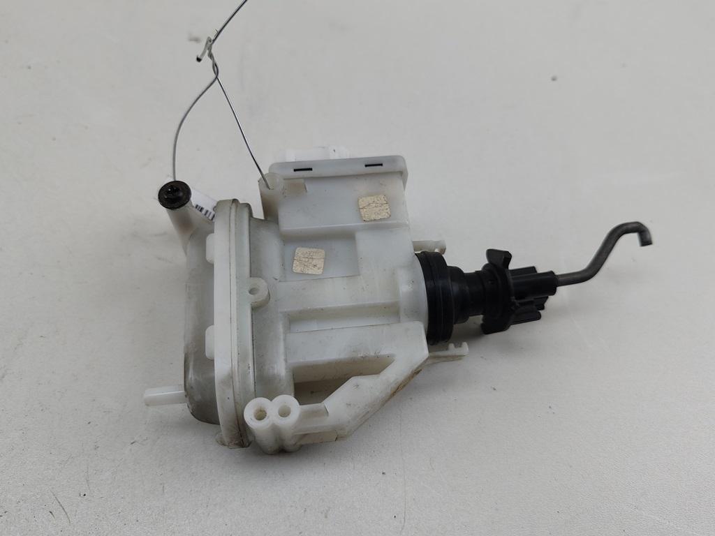 активатор (привод) замка двери Volkswagen Passat B3 1992, 1.8 л., бензин, МКПП, зелёный, седан, 357862153 - фото №1