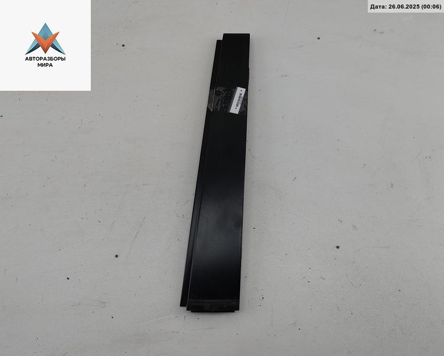 молдинг двери задней левой Volkswagen Touran 1 поколение 2003, 1.6 л., бензин, МКПП, чёрный, минивэн, 1T0839889 - фото №1