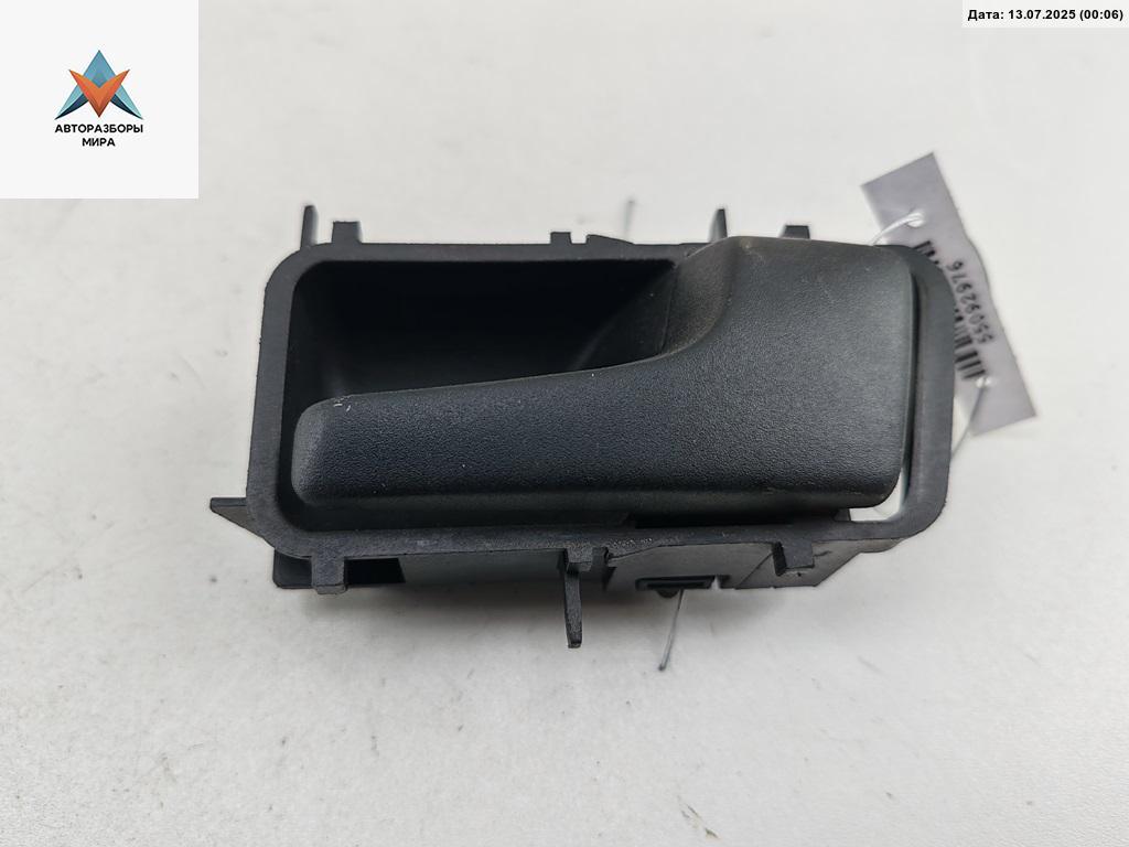 ручка внутренняя передняя правая Volkswagen Passat B3 1992, 1.8 л., бензин, МКПП, зелёный, седан, 357837236 - фото №1