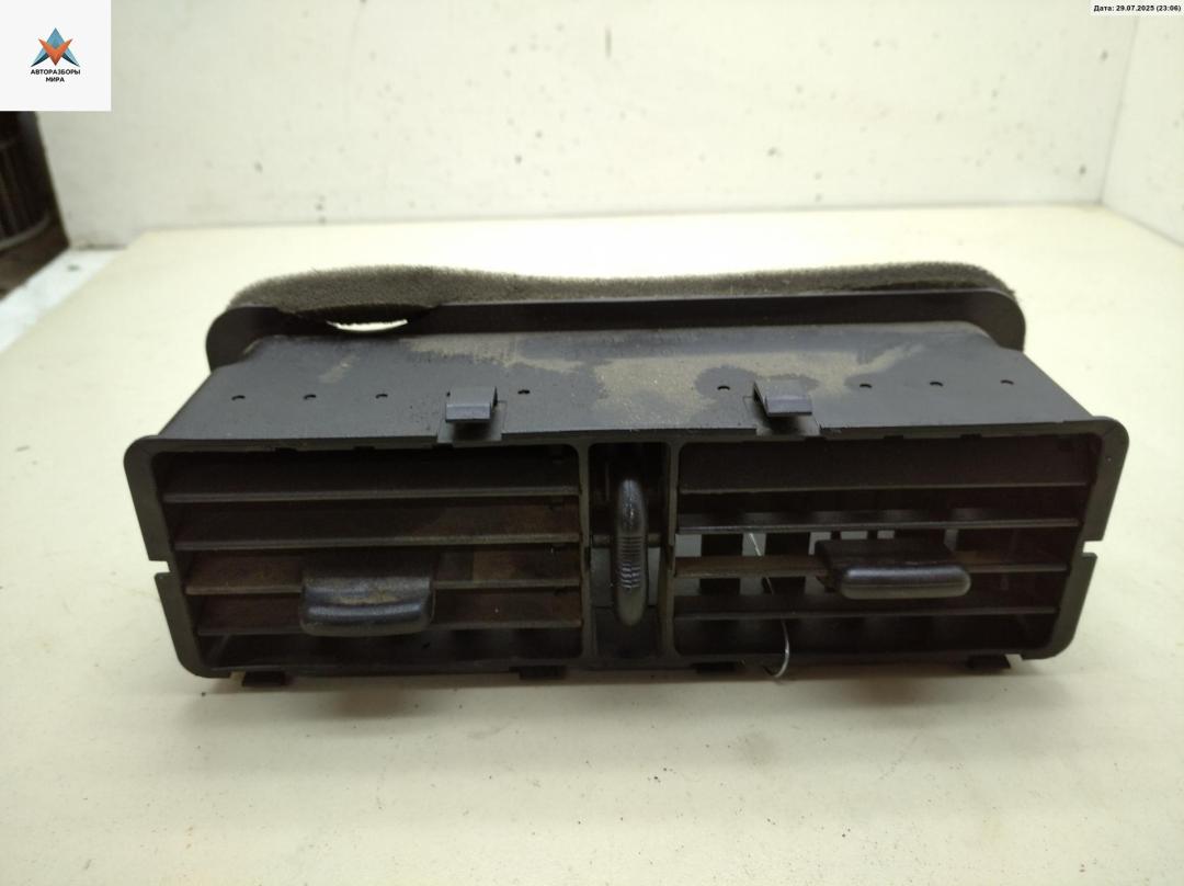 дефлектор обдува салона Volkswagen LT 2 поколение 2005, 2.5 л., дизель, МКПП, белый, микроавтобус, 9018310130 - фото №1