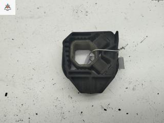 кронштейн радиатора Volkswagen Passat B6 2006, 2.0 л., дизель, МКПП, чёрный, универсал, 1K0121567D