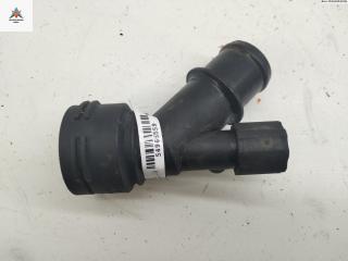 фланец (тройник) системы охлаждения Volkswagen Bora 1 поколение 1999, 2.3 л., бензин, МКПП, чёрный, универсал, 1J0121619A