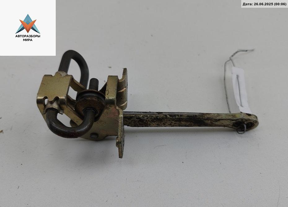 ограничитель открывания двери BMW 3 серия E36 1994, седан, 1960565 - фото №1