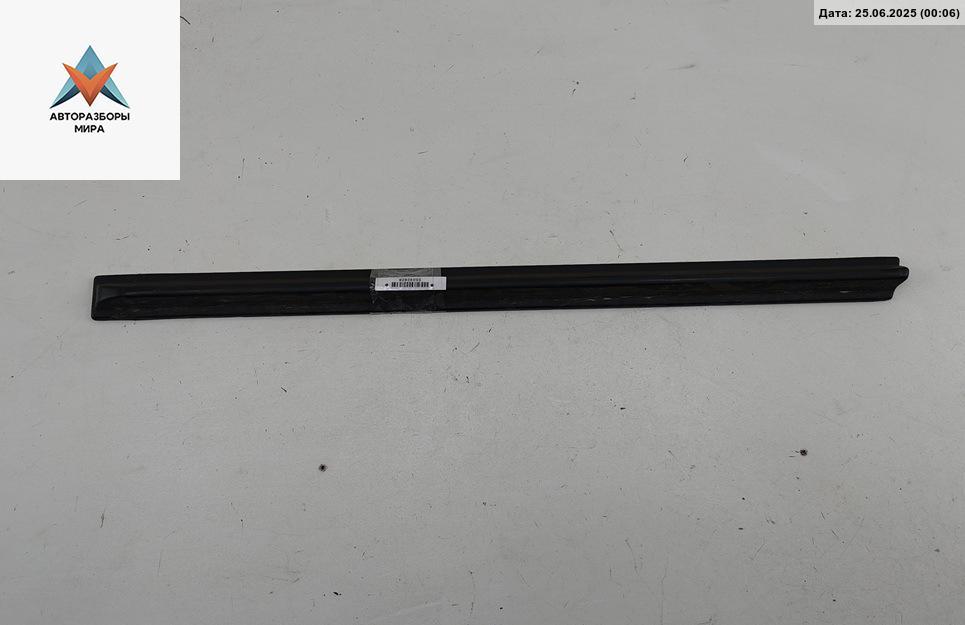 молдинг двери задней левой Volkswagen Golf 2 поколение 1985, 1.8 л., бензин, МКПП, синий, хетчбэк 5 дв., 193853753 - фото №1