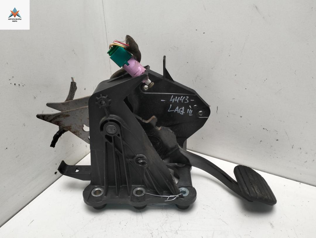 педаль тормоза Renault Laguna 3 поколение 2009, 2.0 л., бензин, МКПП, чёрный, универсал, 465010003R - фото №1