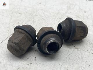 болт колесный Hyundai Getz 1 поколение 2002, 1.3 л., бензин, МКПП, красный, хетчбэк 5 дв.