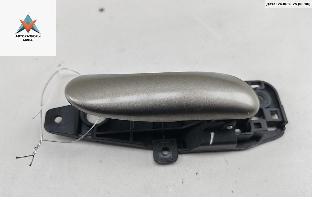 ручка внутренняя передняя правая Fiat Stilo 1 поколение 2002, 1.6 л., бензин, МКПП, чёрный, хетчбэк 5 дв. - фото №1