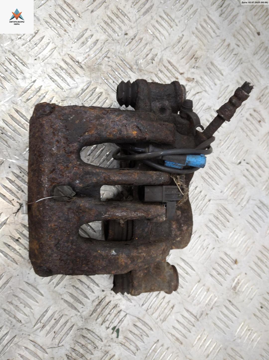 суппорт передний левый Mercedes-Benz Sprinter 2 поколение (W906) 2011, 2.2 л., дизель, МКПП, серый, микроавтобус - фото №1