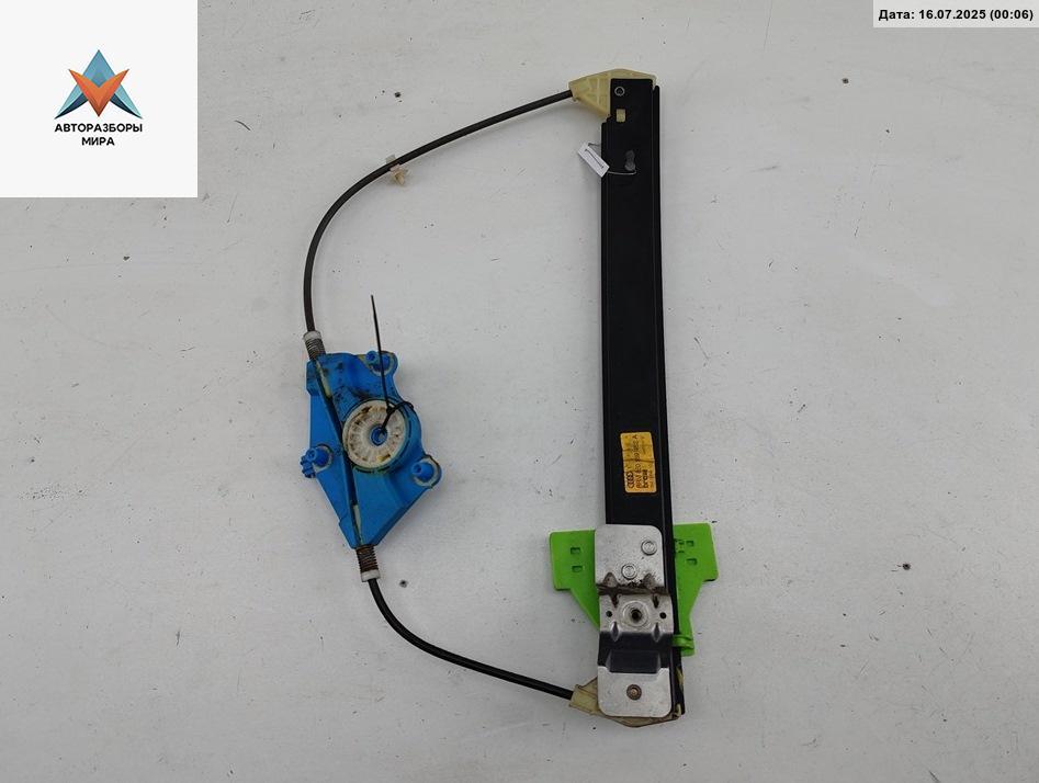 стеклоподъемник электрический задний правый Audi A4 B6 2002, 2.5 л., дизель, МКПП, синий, универсал, 8E0839462 - фото №1