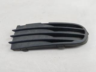 заглушка (решетка) в бампер Volvo S40 2 поколение 2005, 1.8 л., бензин, МКПП, чёрный, универсал, 30657009