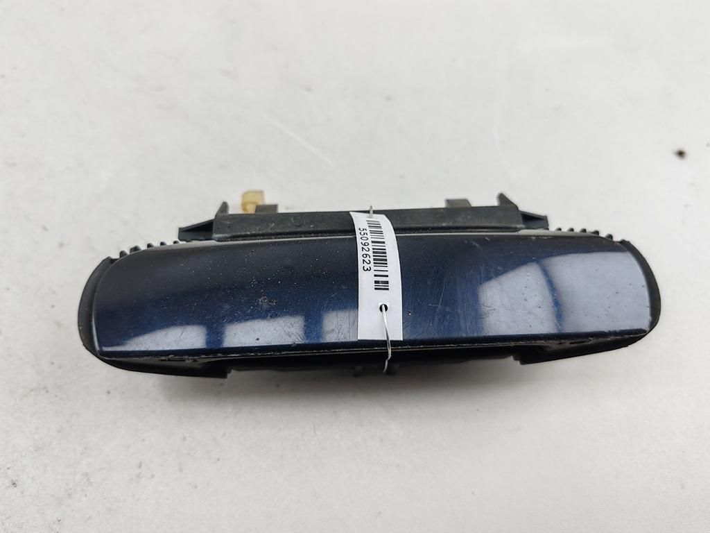 ручка наружная задняя правая Audi A4 B6 2002, 2.5 л., дизель, МКПП, синий, универсал, 4B0839885 - фото №1