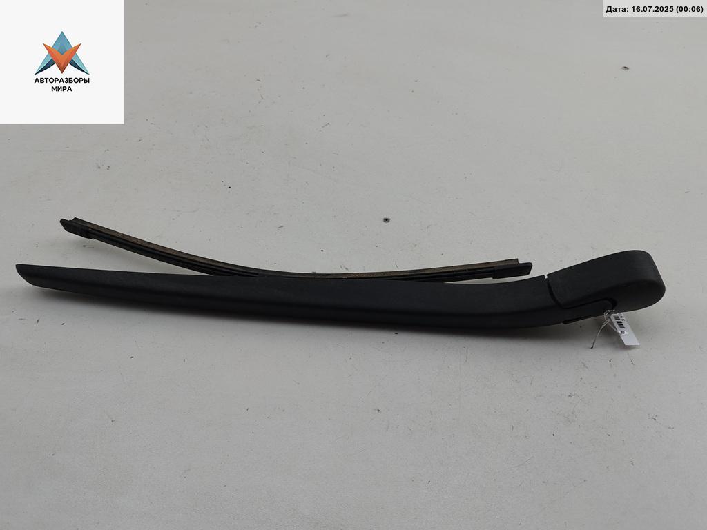 Щеткодержатель (поводок стеклоочистителя) задний BMW 5 серия F07/F10/F11 2011, 2.0 л., дизель, МКПП, чёрный, универсал, 87074 - фото №1