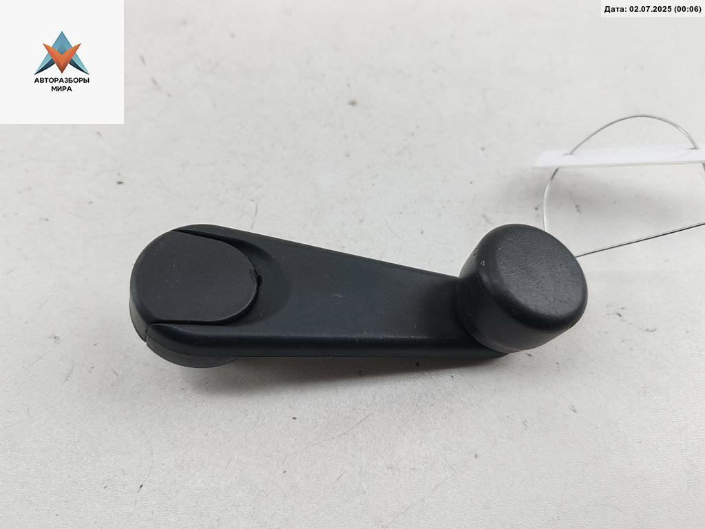 ручка стеклоподъемника BMW 3 серия E36 1994, 1.6 л., бензин, МКПП, серый, седан, 51328122503 - фото №1