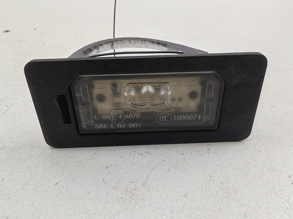 подсветка номера BMW 5 F10/F11 2011, 2.0 л., дизель, МКПП, чёрный, универсал, 7193293.112930058