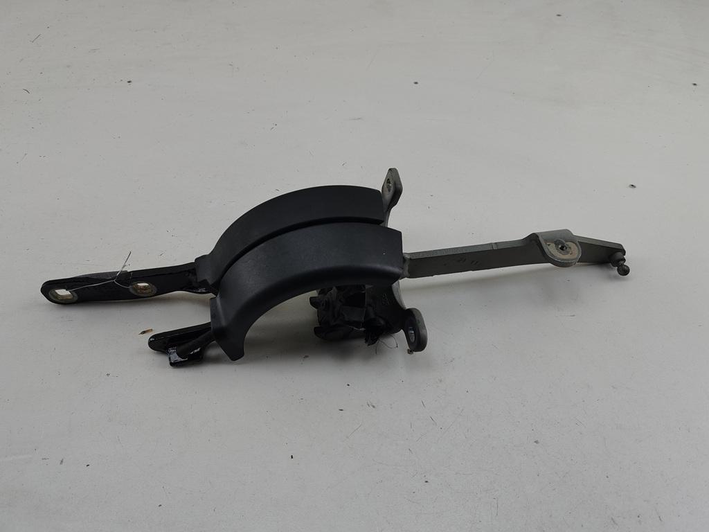 петля крышки багажника BMW 5 серия F07/F10/F11 2011, чёрный, универсал, 17120310.7206640 - фото №1